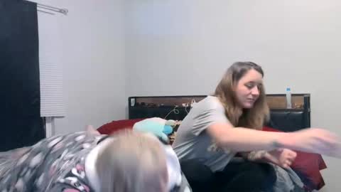 Kai Em and Abs online show from February 2025 04:25:01 AM