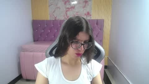 Snapshot of kailee_ch chatting on April 2026 01:18:01 PM Kailee online show from April 2026 01:18:01 PM