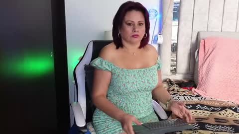 Snapshot of kaily_jonness chatting on December 2024 05:42:01 PM kaily jonness online show from December 2024 05:42:01 PM