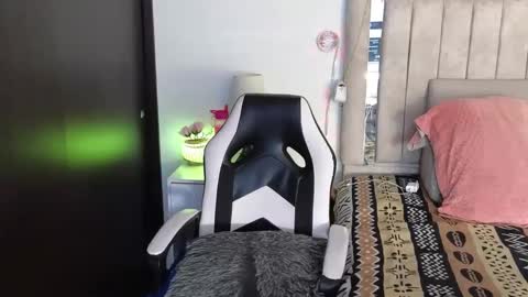 Snapshot of kaily_jonness chatting on January 2025 05:59:01 PM kaily jonness online show from January 2025 05:59:01 PM