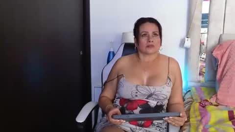 Snapshot of kaily_jonness chatting on January 2025 09:59:01 PM kaily jonness online show from January 2025 09:59:01 PM