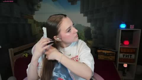 Snapshot of kaisajenner chatting on April 2026 08:03:02 PM Kaisa online show from April 2026 08:03:02 PM