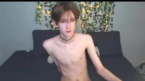 slutkai online show from September 2025 07:18:02 PM