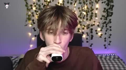 slutkai online show from November 2025 11:27:02 PM