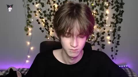 slutkai online show from November 2025 06:18:02 PM