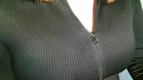 Snapshot of kaitlin_kk chatting on April 2026 10:32:01 AM Kaitlin online show from April 2026 10:32:01 AM