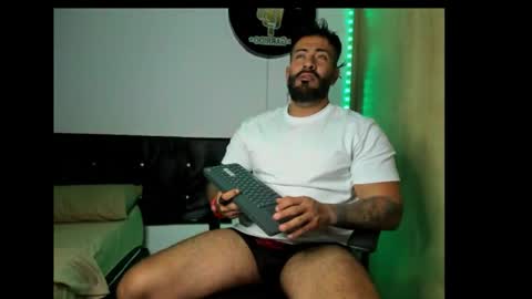 Kaleth Price online show from November 2025 08:52:01 PM