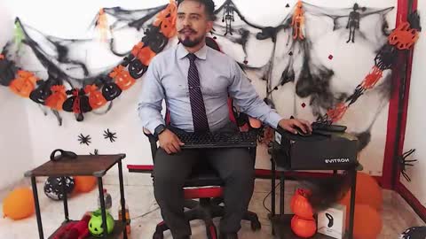 Kaleth online show from October 2025 09:42:02 PM