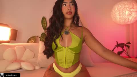Snapshot of kali_hiill chatting on April 2026 08:33:02 AM Sweet Kali online show from April 2026 08:33:02 AM