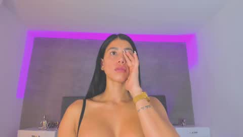 Carolina   online show from February 2025 10:42:01 PM