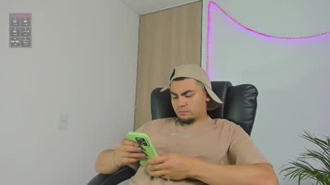 Snapshot of kalivan_voinesscu chatting on February 2026 05:38:01 AM K A L I online show from February 2026 05:38:01 AM