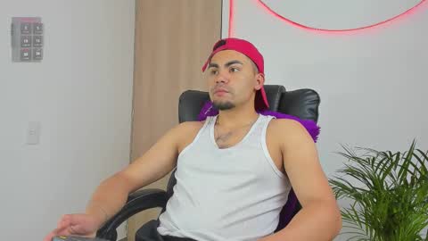 Snapshot of kalivan_voinesscu chatting on February 2026 02:23:01 PM K A L I online show from February 2026 02:23:01 PM