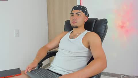 Snapshot of kalivan_voinesscu chatting on April 2026 06:22:02 AM K A L I online show from April 2026 06:22:02 AM