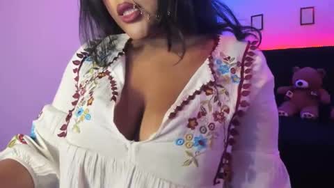 Snapshot of kamala_khan_tx chatting on April 2026 03:18:02 PM Online 800 to 1400 online show from April 2026 03:18:02 PM