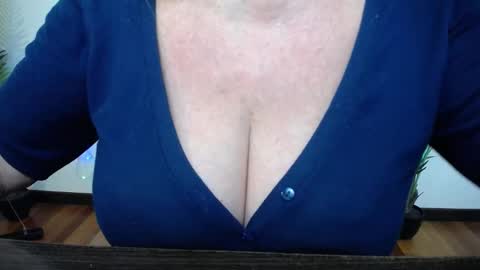 Snapshot of kamaliasim chatting on March 2026 07:45:02 AM KamaliaSim online show from March 2026 07:45:02 AM