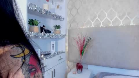 Kamila Betancourt online show from November 2025 01:13:01 PM