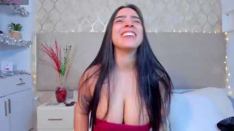 Kamila Betancourt online show from December 2025 12:44:02 PM