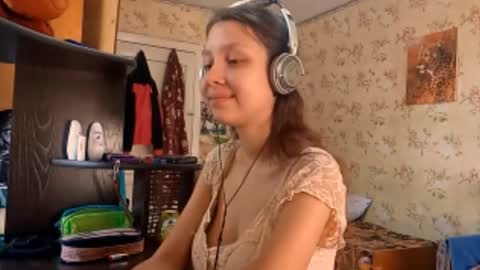 Snapshot of kamisalling chatting on September 2025 06:15:02 AM Mari Simmons online show from September 2025 06:15:02 AM