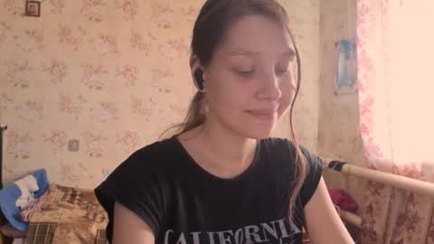 Snapshot of kamisalling chatting on October 2025 07:22:01 AM Mari Simmons online show from October 2025 07:22:01 AM