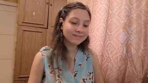 Snapshot of kamisalling chatting on November 2025 03:07:01 AM Mari Simmons online show from November 2025 03:07:01 AM