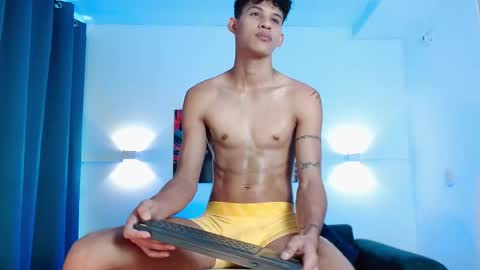 Kami online show from December 2025 07:53:02 PM