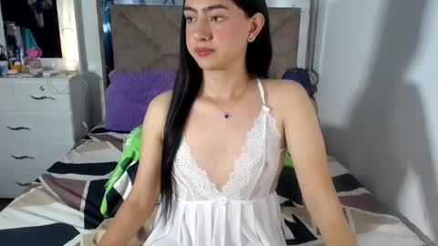 Snapshot of kammi_candy chatting on June 2026 01:09:01 AM -- kammi -- online show from June 2026 01:09:01 AM