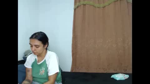 Snapshot of kammy_cami chatting on April 2026 03:09:02 AM kammy y camila online show from April 2026 03:09:02 AM