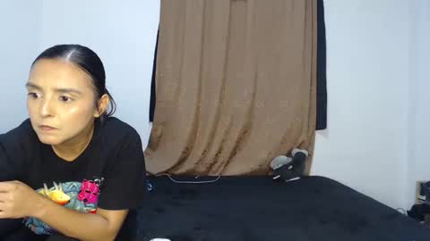 Snapshot of kammy_cami chatting on April 2026 12:35:02 AM kammy y camila online show from April 2026 12:35:02 AM