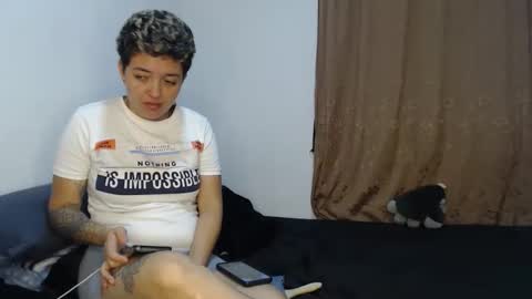 Snapshot of kammy_cami chatting on April 2026 12:40:01 PM kammy y camila online show from April 2026 12:40:01 PM