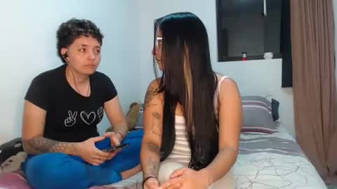 Snapshot of kammy_cami chatting on May 2026 11:55:01 PM kammy y camila online show from May 2026 11:55:01 PM