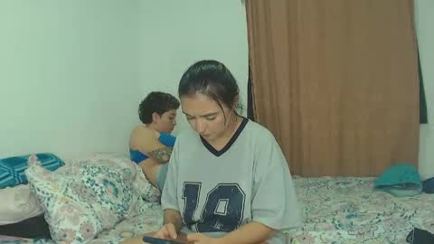 Snapshot of kammy_cami chatting on May 2026 01:57:16 AM kammy y camila online show from May 2026 01:57:16 AM