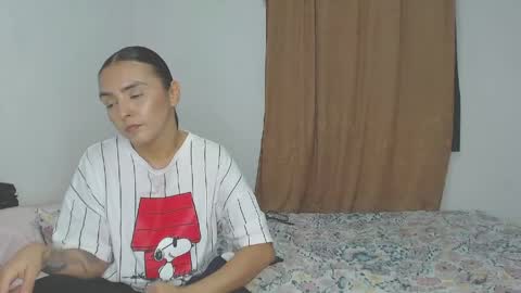 Snapshot of kammy_cami chatting on June 2026 02:39:01 AM kammy y camila online show from June 2026 02:39:01 AM