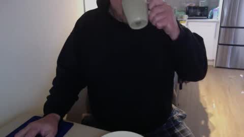 Cam with Me Vixens DM me online show from April 2026 01:05:02 PM