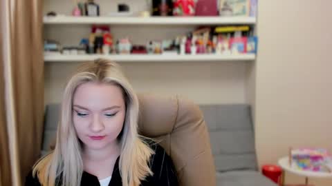 Snapshot of kara_smith_ chatting on April 2026 11:18:01 PM Kara. Off from 15th till 24th of December online show from April 2026 11:18:01 PM
