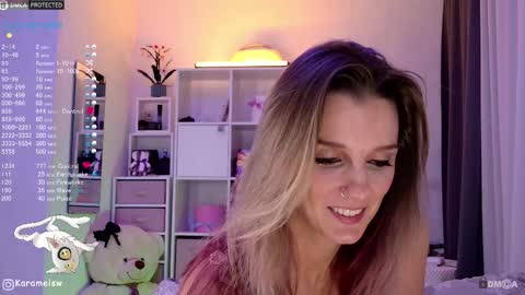 Snapshot of karamelsw chatting on September 2025 10:37:02 PM Julia online show from September 2025 10:37:02 PM