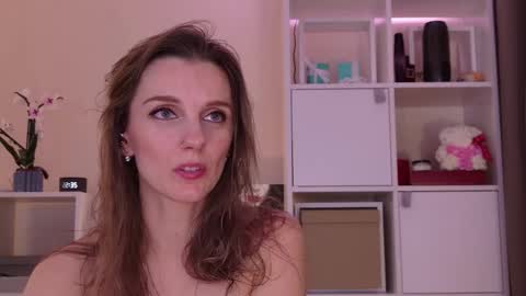 Snapshot of karamelsw chatting on March 2026 07:35:01 PM Julia online show from March 2026 07:35:01 PM