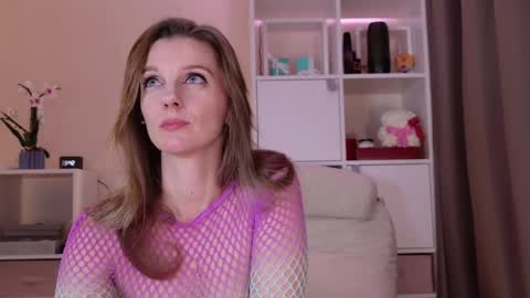 Snapshot of karamelsw chatting on March 2026 08:42:01 PM Julia online show from March 2026 08:42:01 PM