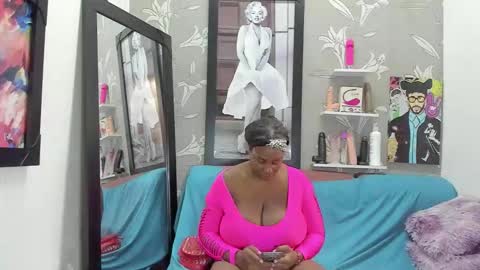 Snapshot of karenbis chatting on February 2026 07:43:01 PM Karen online show from February 2026 07:43:01 PM