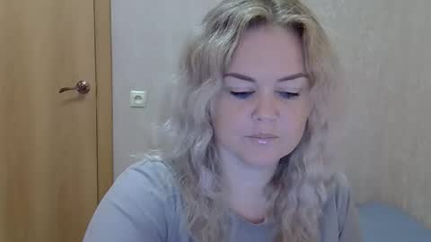 karennelsonx online show from September 2025 12:19:01 PM