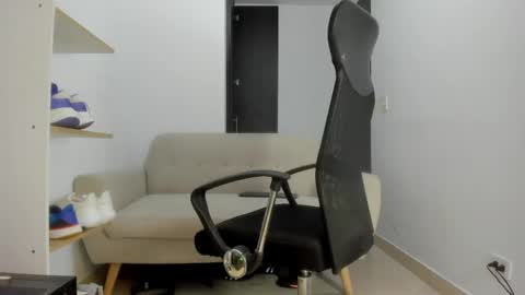 Snapshot of karimthompson chatting on April 2026 12:29:02 PM Karim online show from April 2026 12:29:02 PM