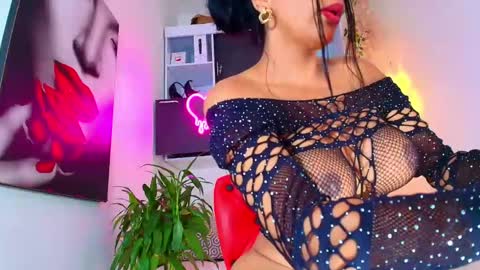 karina4squirt online show from December 2024 05:00:02 PM