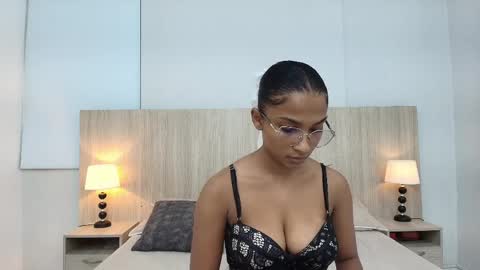 Karina Calderon online show from April 2026 11:48:01 AM