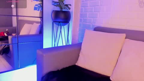 Kari online show from February 2025 09:04:01 AM