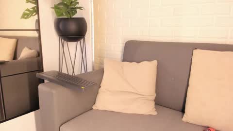 Kari online show from February 2025 04:14:02 AM