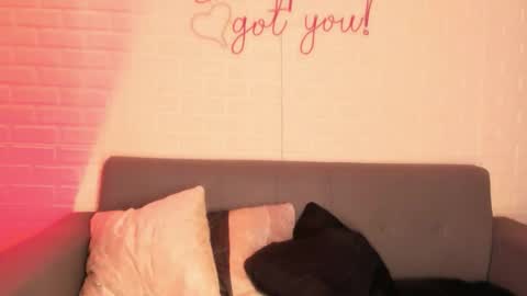 Kari online show from November 2025 11:42:02 AM