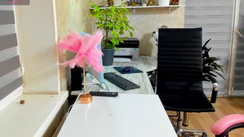 Snapshot of karinadeniss chatting on January 2025 02:09:01 AM Onlyfans cute valerri Real Nme Valerri online show from January 2025 02:09:01 AM