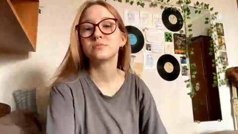 Snapshot of karinamuccia chatting on April 2026 08:20:02 AM Karina online show from April 2026 08:20:02 AM