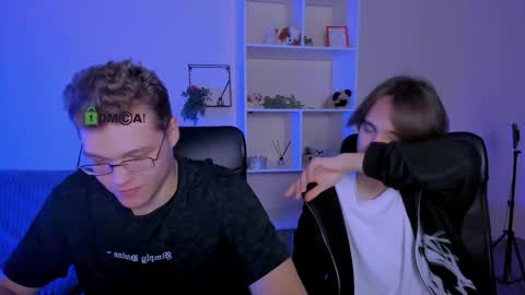 Karl online show from October 2025 07:46:02 PM