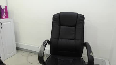 Snapshot of karla_cg chatting on April 2026 03:50:02 PM karla_cg online show from April 2026 03:50:02 PM