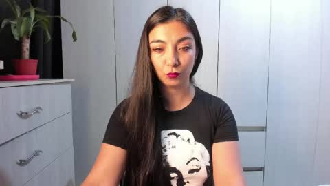 Karla  online show from May 2026 10:44:01 AM